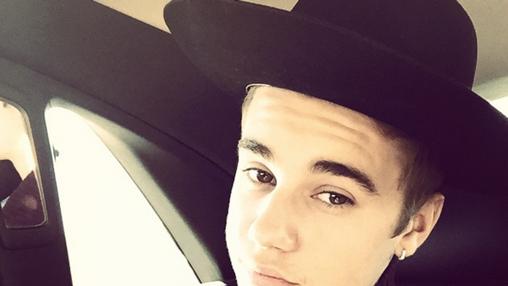 Justin Bieber si-a etalat trupul, iar fanele au reactionat pe masura.Cum arata cu adevarat corpul cantaretului