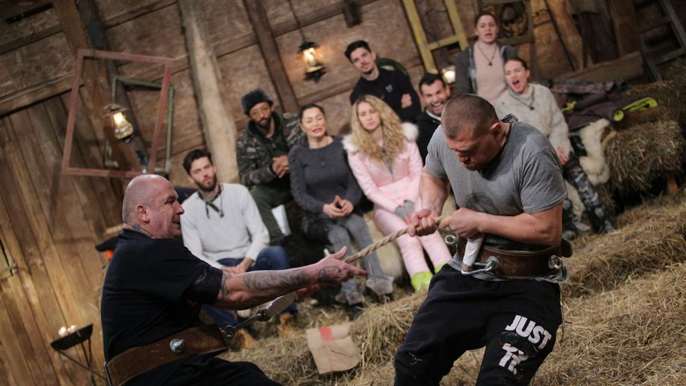 Duelul Giganților, Moroșanu vs Zmărăndescu! Marți, de la 21:30 la Ferma – Un nou început!