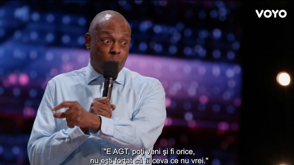 Un actor celebru din “Academia de Poliție” a ridicat toți jurații în picioare la America’s Got Talent
