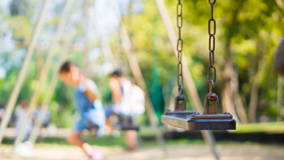Mai mulți părinți s-au luat la bătaie într-un parc din Ploiești. Care a fost motivul