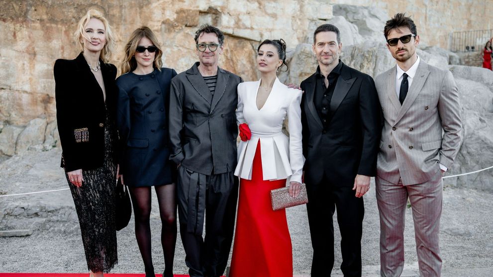 Thrillerul româno-spaniol „Acel Martie” a avut prima proiecție într-o gală spectaculoasă la Castelul Peniscola, din Spania. Primele imagini de pe covorul roșu. Esther Acebo din „La Casa de Papel”: „M-aș întoarce oricând să filmez într-o producție românească”