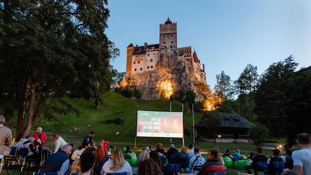 3.000 de spectatori AIFF la Bran și București și 8 proiecte finaliste la Write a Screenplay For Crime Drama