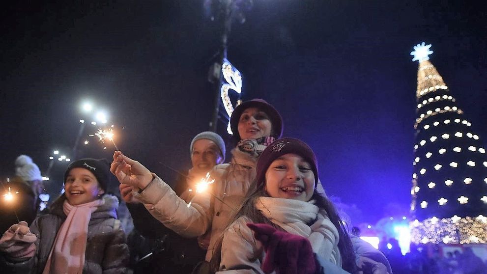 Adio, petrecere de Anul Nou! Restricțiile se prelungesc de sărbători