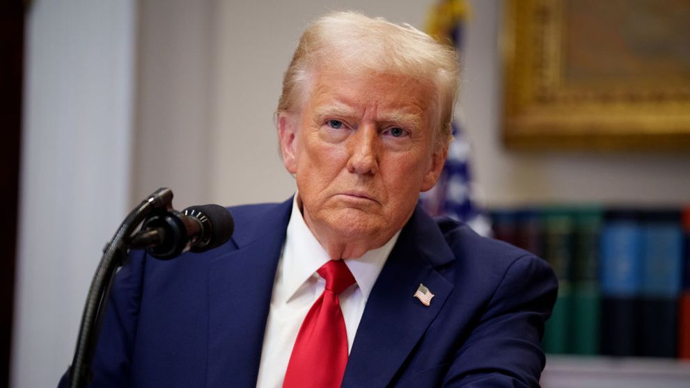 O actriță din ”White Lotus” i-a trimis lui Donald Trump același mesaj insultător de 200 de ori! Cele trei cuvinte pe care i le adresează obsesiv, în fiecare zi, președintelui SUA