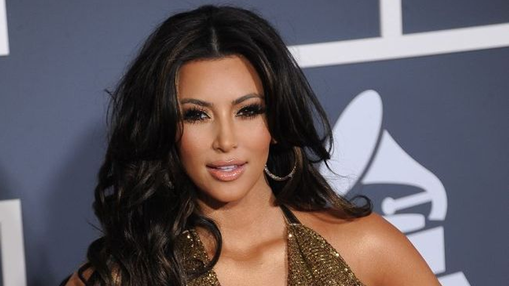 Kim Kardashian, aproape de un accident vestimentar de proportii. Cum era sa ramana in lenjerie intima in plina strada