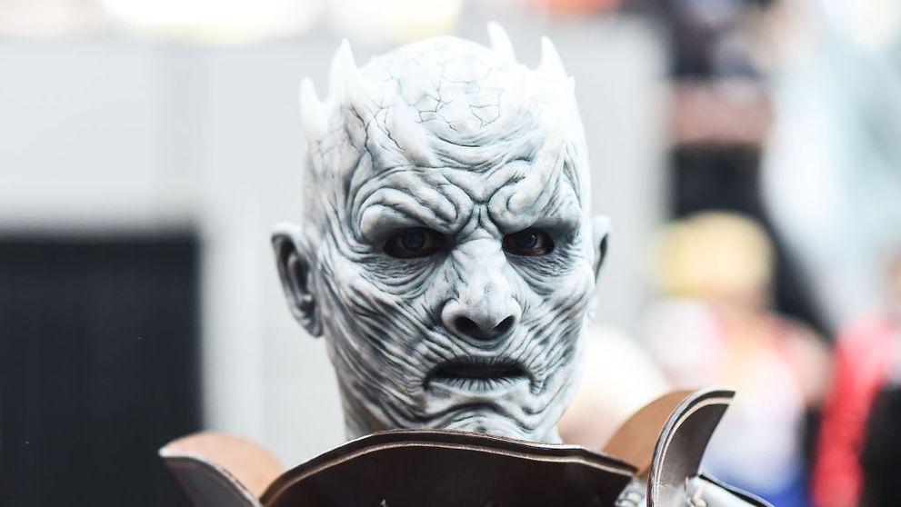 Mai e puţin şi vine în România Night King, personajul care îţi dă fiori în 