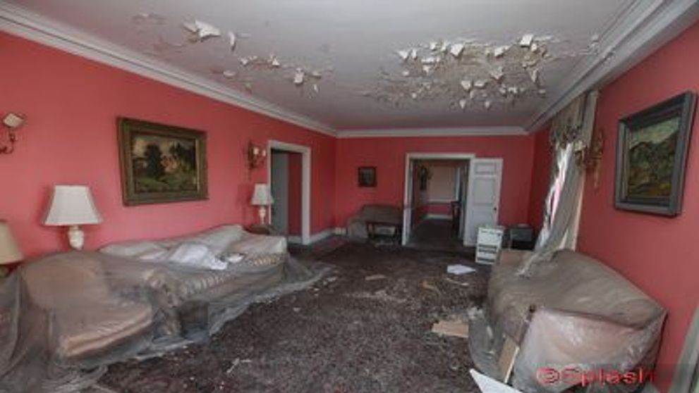 Motivul INCREDIBIL pentru care un apartament de 20 de milioane de lire e abandonat de 19 ani