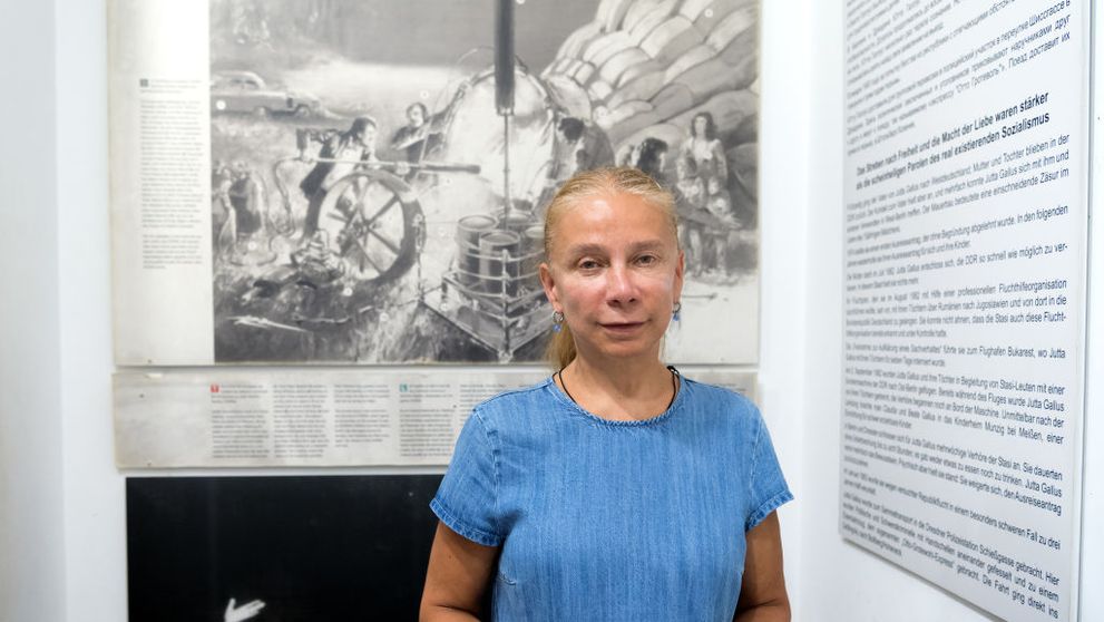 Povestea Alexandrei, femeia care a dat naștere unui băiețel la 66 de ani. Mai are acasă încă 9 copii