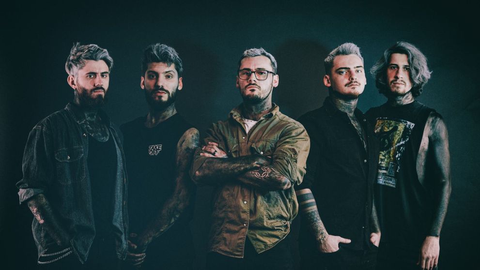 Alex Precup, finalist SuperStar, lansează un videoclip nou cu trupa sa Taking Back August
