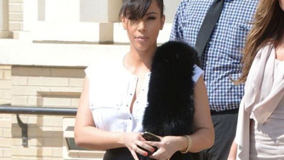 Kim Kardashian a declarat ca nu se poate opri din mancat. Cate kilograme a pus ea si cum arata inainte de nastere