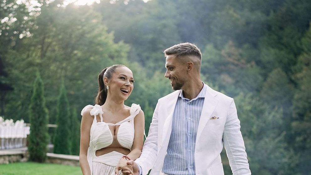 Ce mamă frumoasă are Vlăduța Lupă! Artista i-a făcut o urare de zile mari celei care i-a dat viață, de ziua ei: „M-ai crescut frumos...”