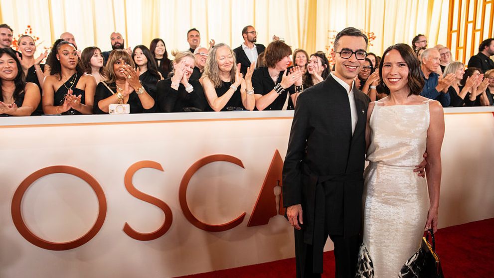 Cine este soțul lui Natalie Musteață, românca premiată la Oscar 2026. Imagini cu sărutul pasional al celor doi