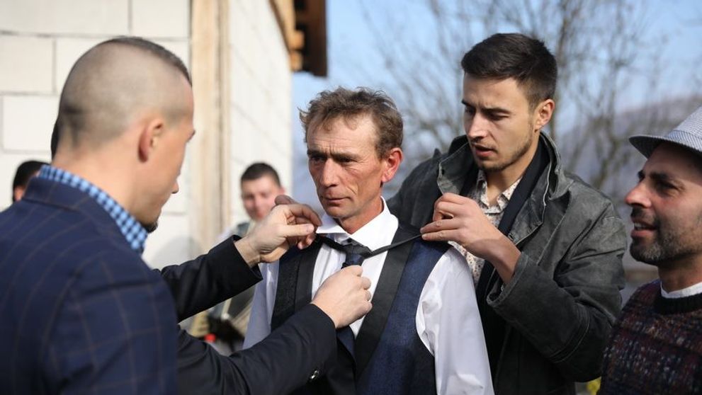 Imagini exclusive de la nunta lui Marin Cazan cu Marcela. Cum s-au prezentat cei doi miri in cea mai importanta zi