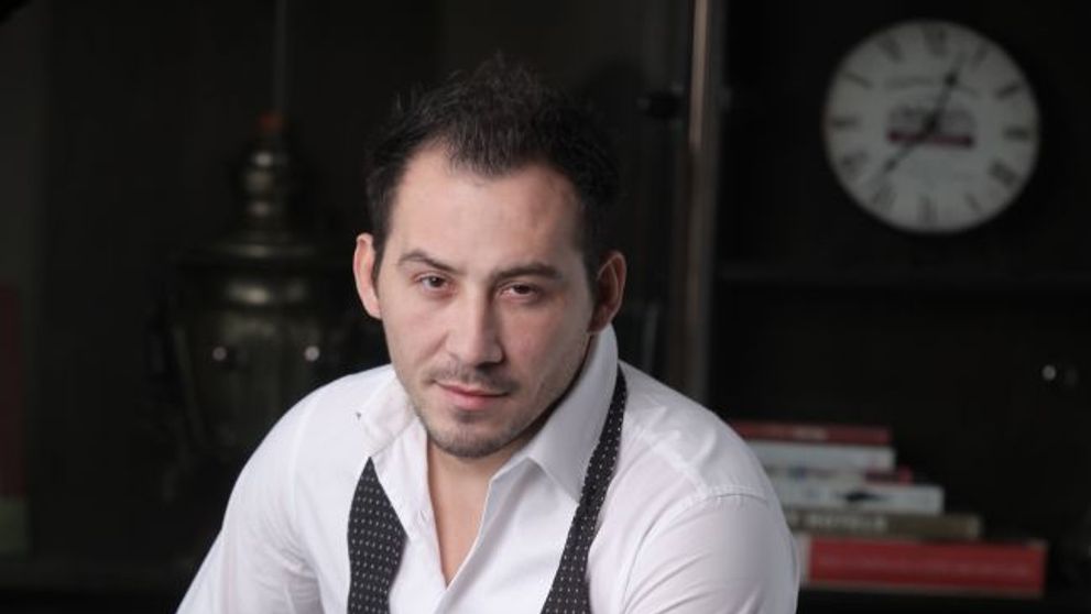 In primul lui clip, au venit 10. Acum s-a intors ROATA :)<span style=