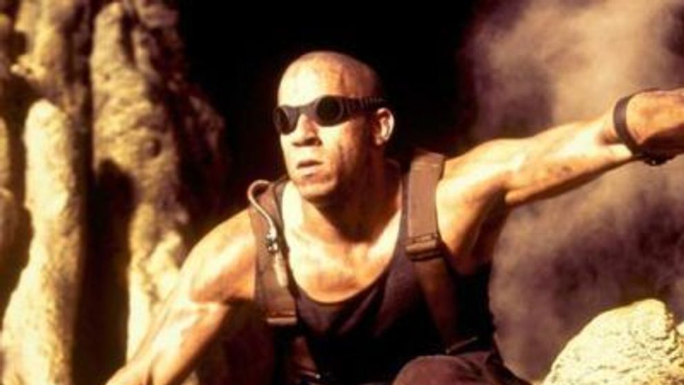 Trailer pentru Riddick: Vin Diesel se lupta cu extratrestri si monstri infricosatori in filmul SF pe care toti fanii starului il asteapta
