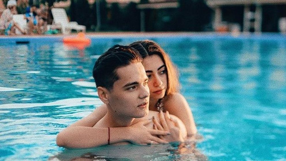 Ce iubită sexy are Selly! O cheamă Smaranda și are sute de mii de urmăritori pe Instagram