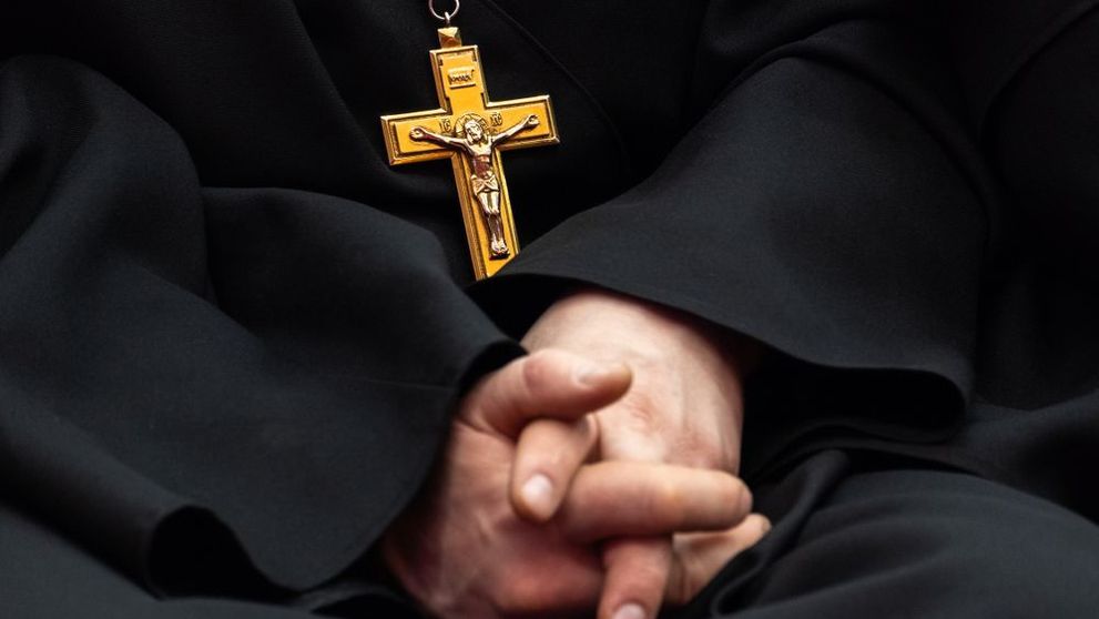 Un preot din Rusia care adoptase 70 de copii a fost arestat după ce s-a descoperit că îi abuza sexual pe aceștia