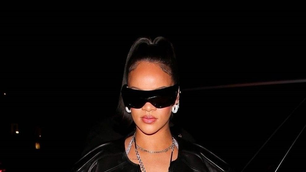 Rihanna, apariție dezinhibată în public în ultimul trimestru de sarcină. Cum arată ținuta ei controversată