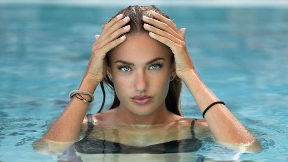 Cea mai frumoasă sportivă din lume, apariție cuceritoare în costum de baie. Alica Schmidt ar fi demnă de titlul Miss Bikini