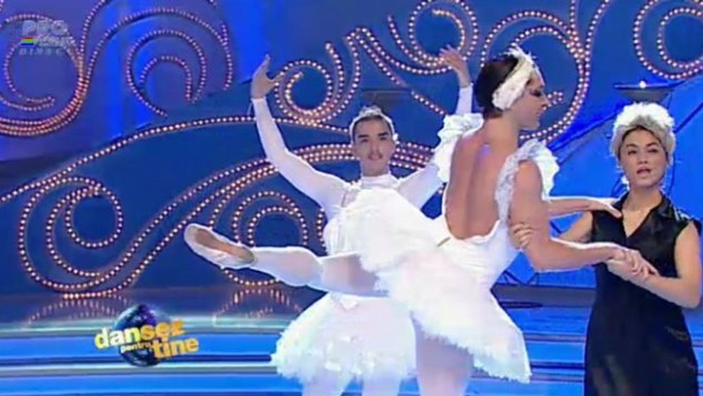 VIDEO. Dans cu lebede in competitia visurilor! Uite cat de gratios sta Ovidiu pe varfuri: