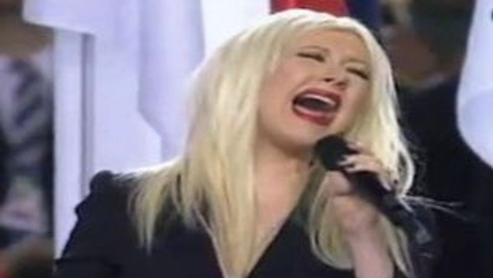 Christina Aguilera va canta din nou imnul Statelor Unite! Va mai uita versurile? VIDEO