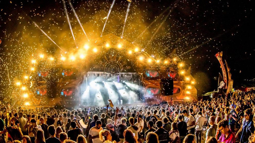 Începe NEVERSEA 2019. Cine cântă azi pe cele 5 scene