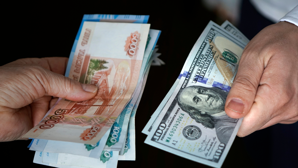 Rubla rusească, cea mai performantă monedă din lume, în ciuda sancțiunilor occidentale