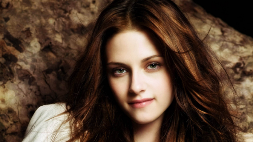 Kristen Stewart, aproape sa cheleasca. Imaginile recente cu actrita i-au uimit pe fanii sai