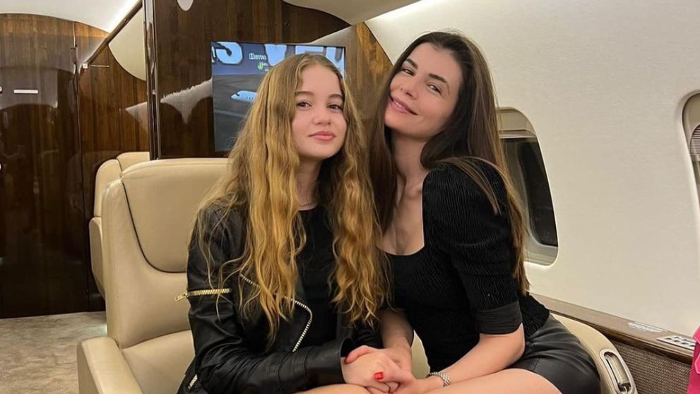 Irina Columbeanu a folosit o suzetă din aur când a fost bebeluș. Irinel Columbeanu și Monica Gabor au „scăldat-o” în lux și în opulență: „Au fost mai multe lucruri”