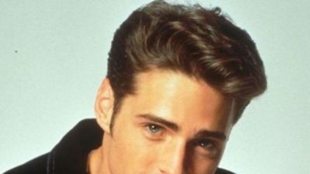 Jason Priestley, Brandon din Beverly Hills 90210, a împlinit 53 de ani. În ce perioadă a vieții a locuit cu Brad Pitt?