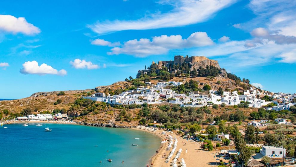 Ce prețuri sunt pe insula grecească Rodos. Cât poate să coste un gyros sau două șezlonguri pe plajă