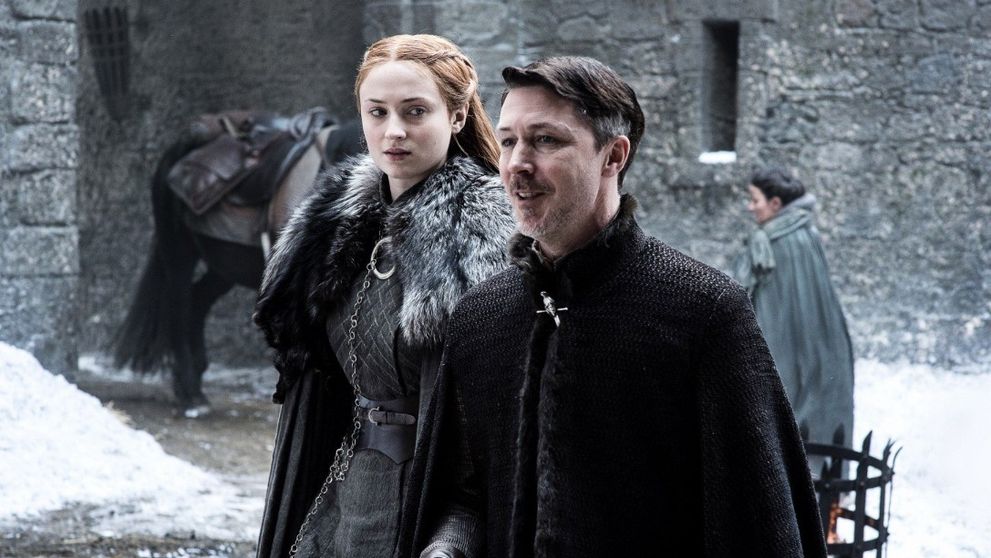 Reacția lui Aidan Gillen după ce a fost servit cu un pahar de pălincă. Actorul care l-a interpretat pe Littlefinger în Game of Thrones se află la Cluj-Napoca