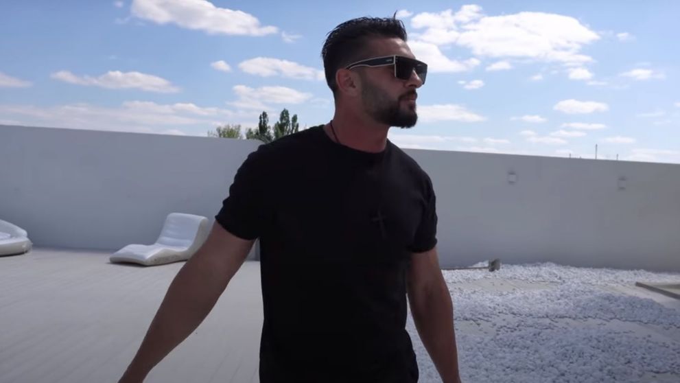 Dorian Popa, noi fotografii din piscina casei de peste 300.000 de euro: „2 ani. 7 luni. E gata”