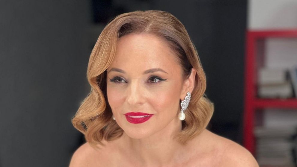Andreea Marin s-a pregătit pentru sărbătorile de iarnă! Imagini din locuința sa, decorată de Crăciun FOTO