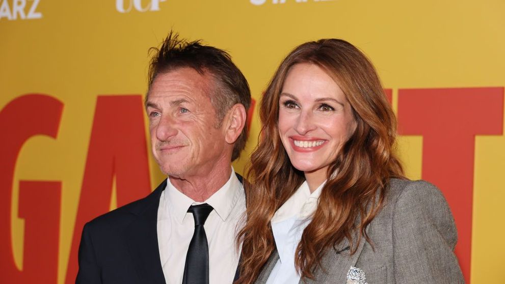 Julia Roberts, în pantaloni scurți, pe covorul roșu. Cum a apărut la premiera filmului „Gaslit”