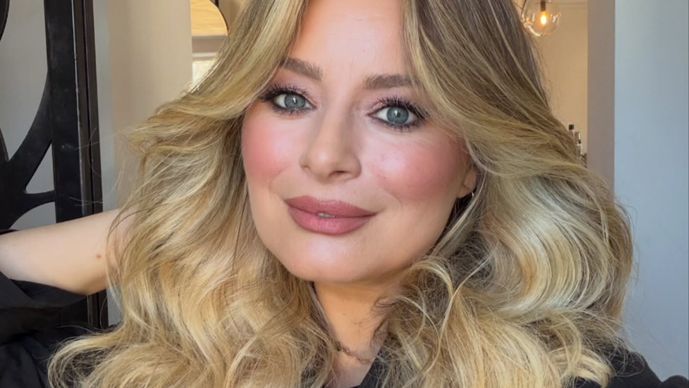 Laura Cosoi, protagonista unui pictorial îndrăzneț! Fanii, uimiți de cât de bine arată vedeta însărcinată în 7 luni: „Și să vrei, nu poți găsi defect!”