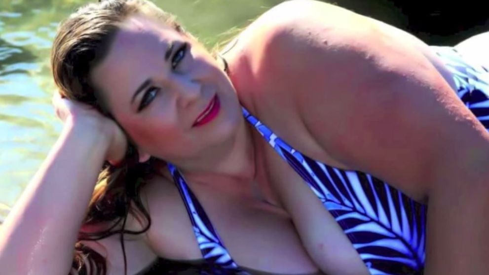 Modelul Plus Size care primeste zilnic zeci de cereri in casatorie. Cum arata si de ce se mandreste cu formele ei