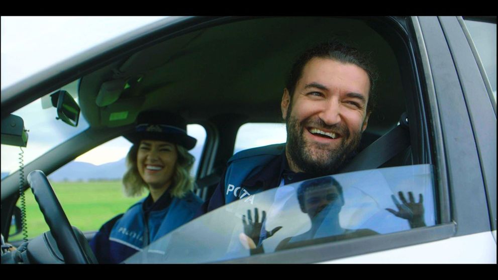 Cine joacă în comedia “Oh, Ramona” și cu câtă nuditate vine rolul lui Smiley de Ziua Îndrăgostiților