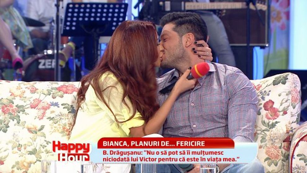 Bianca Dragusanu l-a sarutat pe Victor Slav in direct la 