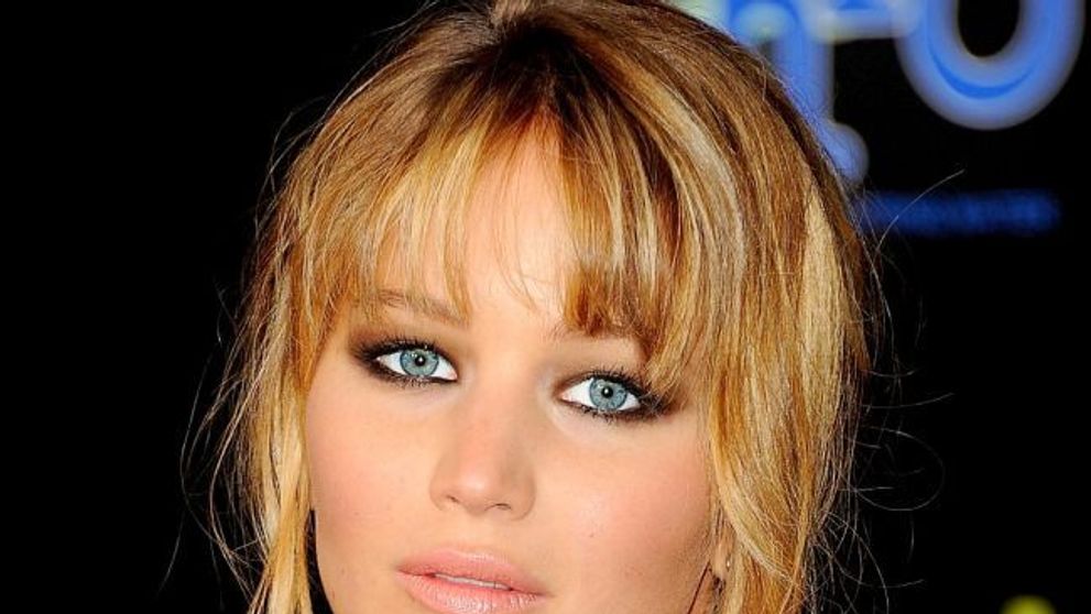 Jennifer Lawrence s-a tuns scurt. Mai este 