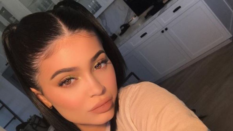 Zeita machiajului pe Instagram, dar cand isi da fardurile jos, de nerecunoscut. Adevarul despre chipul lui Kylie Jenner