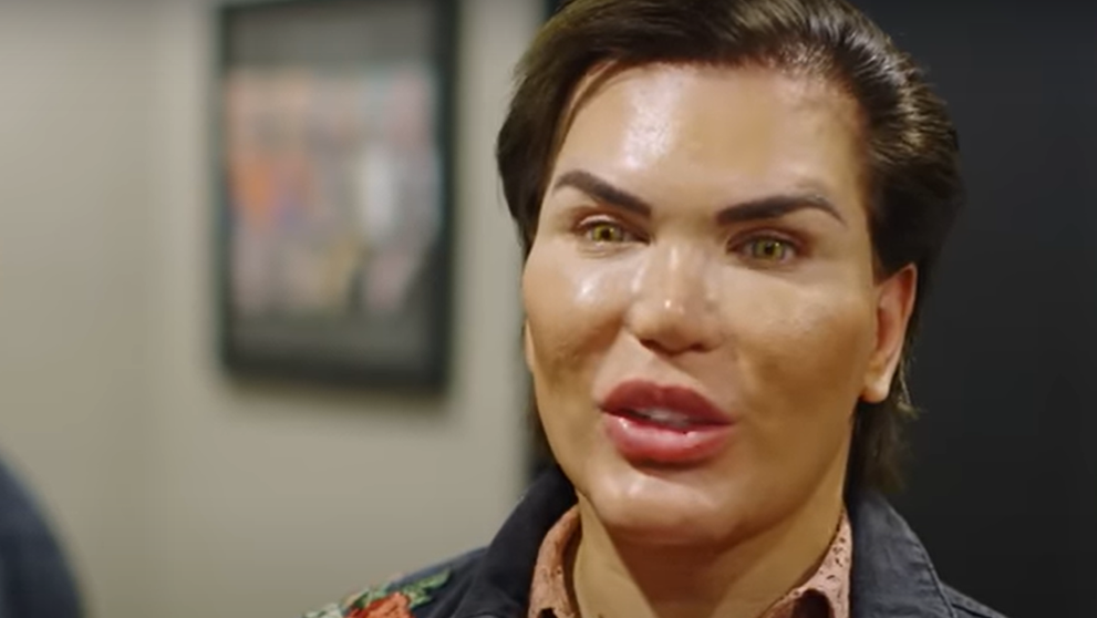 Cum arată Jessica Alves, după ce s-a transformat din Ken, în Barbie: „Caut o iubire, nu bani”. A cheltuit o adevărată avere, pentru a deveni o păpușă vie