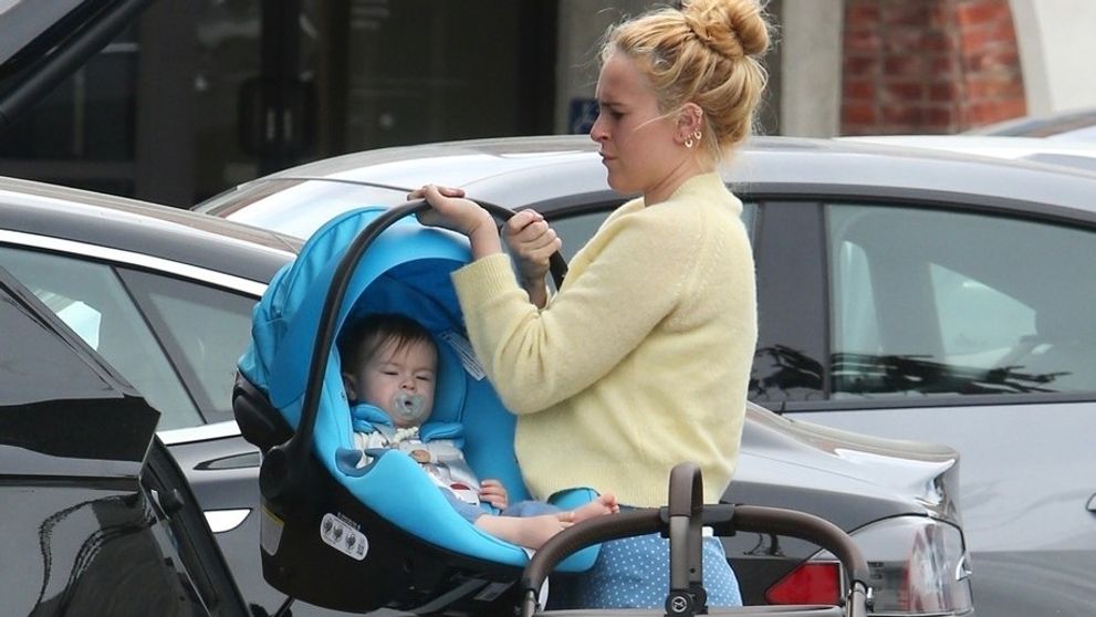 Fiica unor staruri de la Hollywood, mamă singură la 37 de ani: muncește patru joburi și spune că este singura care aduce bani în casă pentru fiica ei
