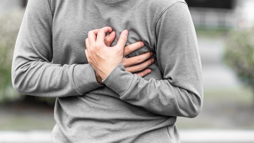 Un medic dezvăluie obiceiul banal de dimineață care declanșează 90% dintre atacurile de cord: „Toate acestea cresc semnificativ riscul”