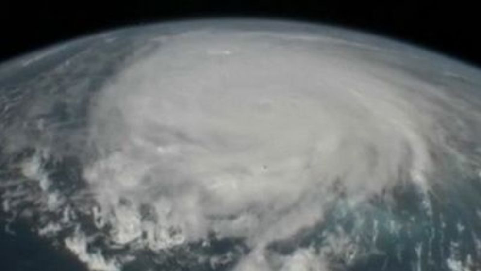 Video INCREDIBIL! Uraganul Irene vazut din spatiu