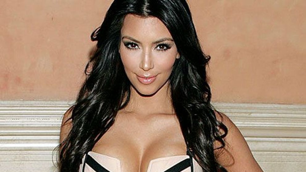 Cum rad muncitorii de pe santier de Kim Kardashian. Gluma geniala care o va infuria pe bruneta