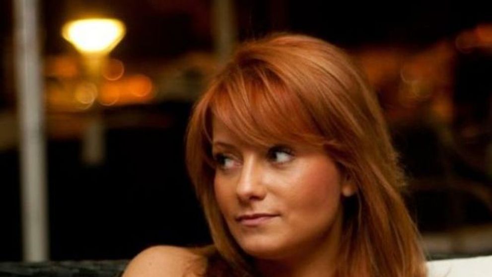 Sylvia a intrat in depresie. Din cauza vopsirilor repetate are probleme cu parul si risca sa cheleasca