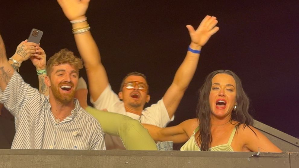 Katy Perry, luată la rost de fani după ce un filmuleț în care pare că flirtează cu un DJ, sub privirile soțului, s-a viralizat pe net