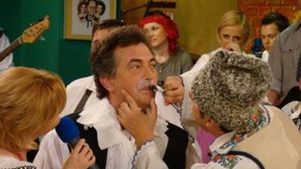 Petrica Matu Stoian si-a ras proverbiala mustata la Happy Hour