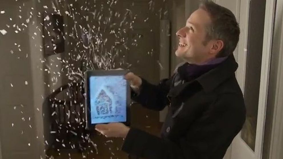 Magie pura! Cum reuseste un iluzionist sa scoata prajituri si fulgi de zapada dintr-un iPad. Viral acum pe Youtube: